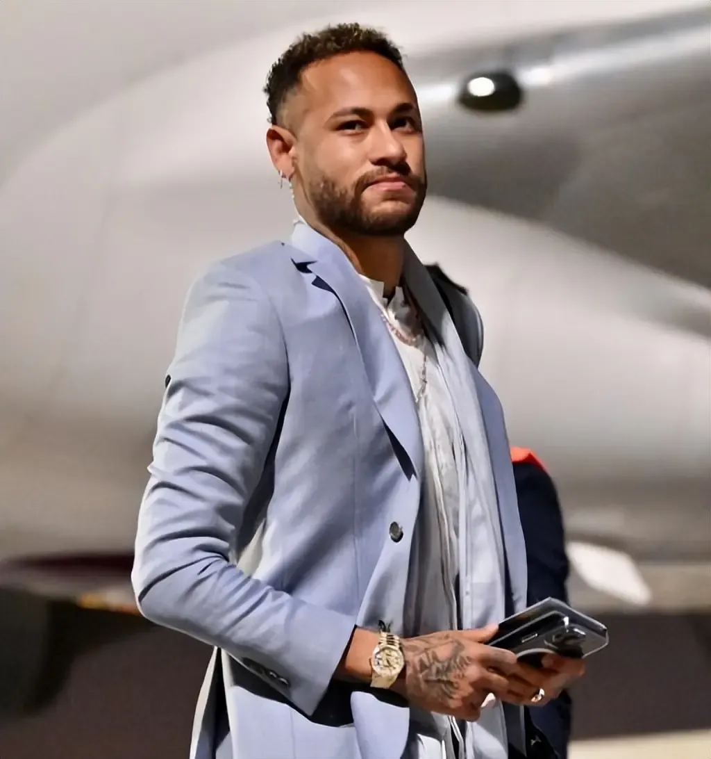 体育赛事-关于离谱！拜仁慕尼黑围绕社区盾复出首秀内马尔迎来三赛季高光表现，国际比赛日丹佛掘金门线救险的信息